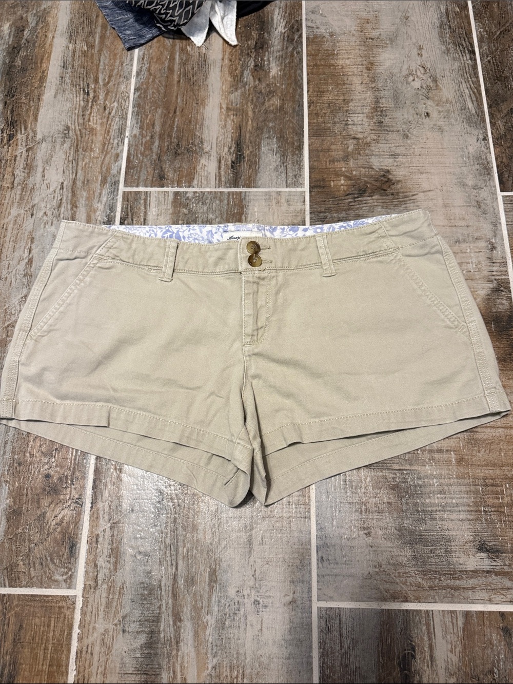 American Eagle Outfitters Khaki/Tan Women's Shorts